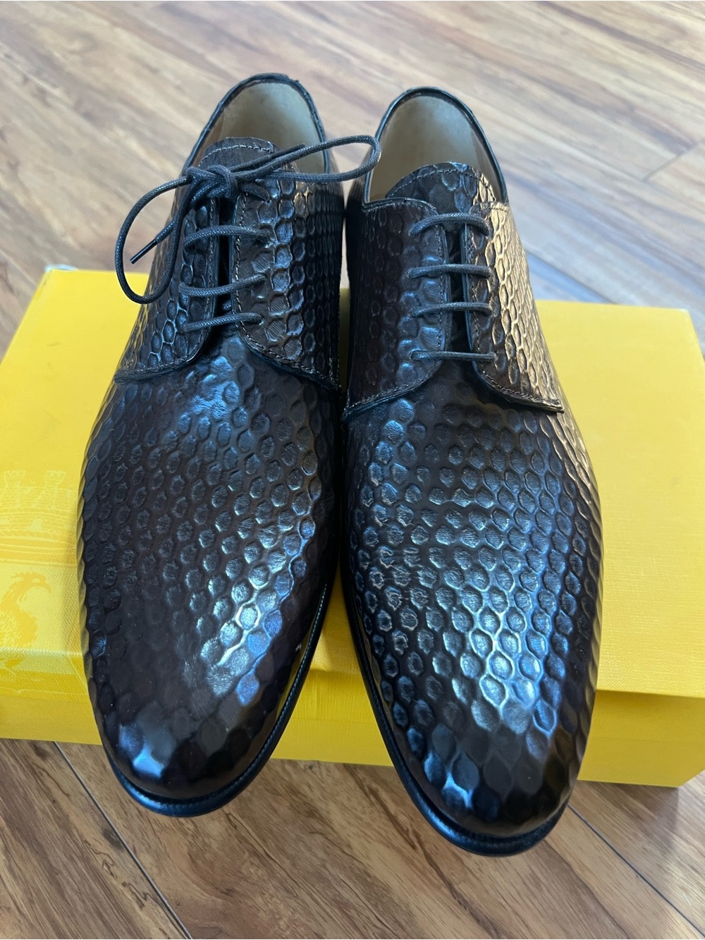 Men's Textured Leather Derby Shoes in Dark Brown